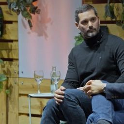 Laura Soucek, Joan Seoane y Luis Quevedo en la VHIO Talk sobre investigación en cáncer en El Portal de l'Eixample